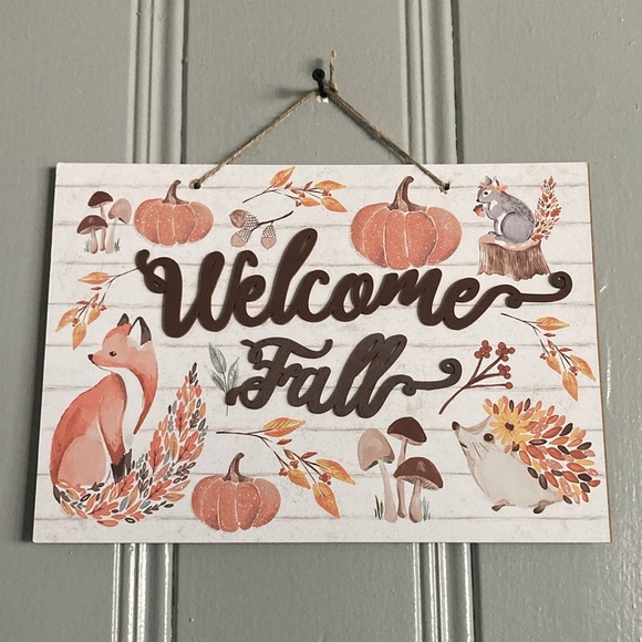 NWT- Adorable- Wooden Hello Fall- Critters Decoration Sign ๐ฟ๏ธ๐ฆ๐โ๐ซ๐ - Picture 17 of 17
